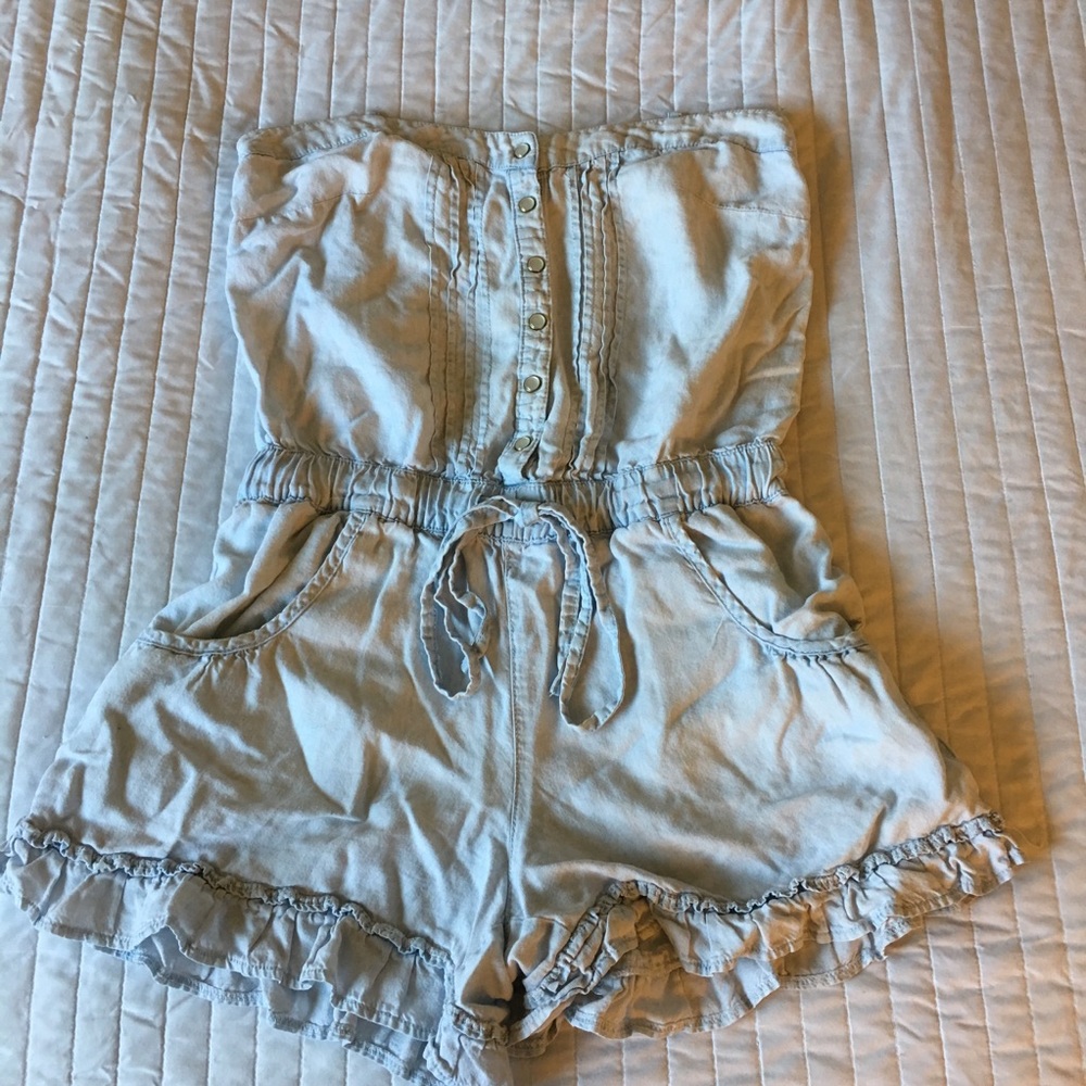 FREE PEOPLE light wash denim strapless romper